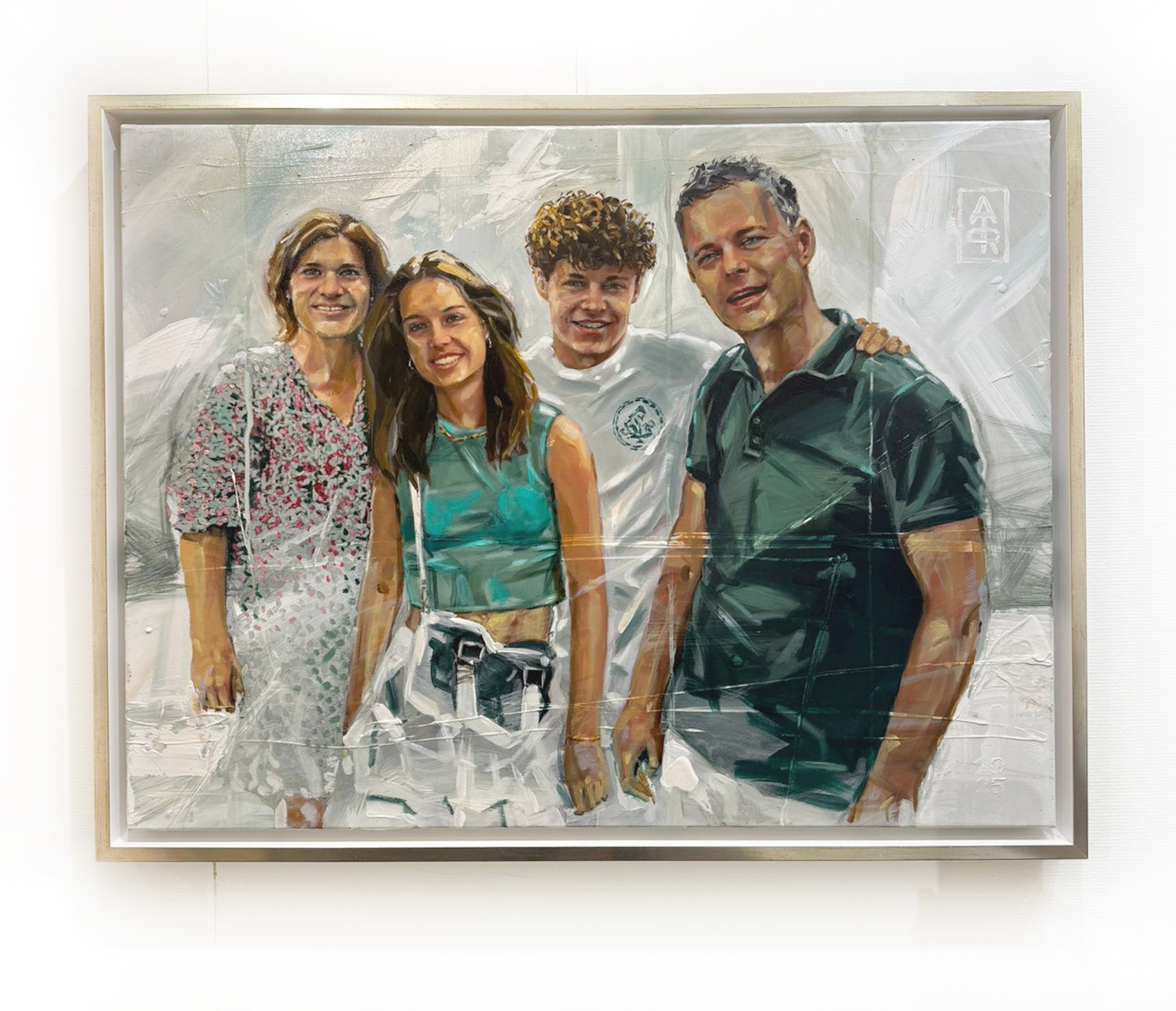 Familieportret van vader en moeder met twee kinderen in opdracht. Van aangeleverde foto's een totaal familieportret acryl op canvas.